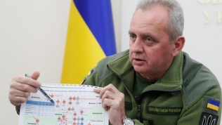 Dàn xe tăng Nga 'sát sườn' biên giới, Ukraine kêu gọi đồng minh hỗ trợ