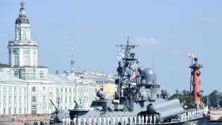 Ông Putin khen ngợi lực lượng hải quân, tuyên bố triển khai 26 tàu chiến mới