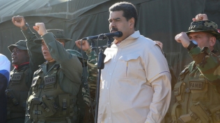 Khủng hoảng Venezuela: Ông Maduro ‘bạo tay’ mua vũ khí tối tân cho quân đội