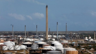 Mỹ kêu gọi doanh nghiệp toàn cầu cô lập ngành dầu mỏ Venezuela