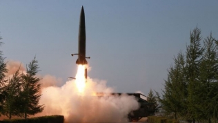 Triều Tiên lại phóng tên lửa đạn đạo, Mỹ nói sẽ ‘giám sát tình hình’