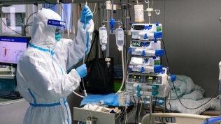 1.868 người chết vì dịch, Trung Quốc bán thuốc chống virus Covid-19 ra thị trường