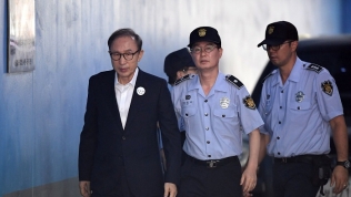 Cựu Tổng thống Hàn Quốc Lee Myung-bak lĩnh án 17 năm tù vì tham nhũng, nhận hối lộ
