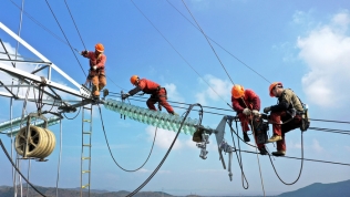 Thế giới tuần qua: Trung Quốc ‘chật vật’ vì thiếu điện, Covid-19 giảm nhiệt trên toàn cầu