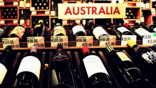 Trung Quốc ‘giam lỏng’ hơn 23.000 lít rượu vang Australia