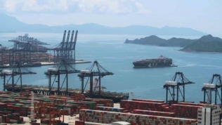 Tàu chở than Australia ‘mắc kẹt’ 9 tháng mới được chuyển hàng vào Trung Quốc