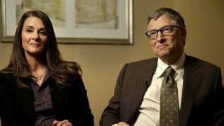 Bill Gates rời hội đồng quản trị Microsoft do có quan hệ bất chính với nhân viên?