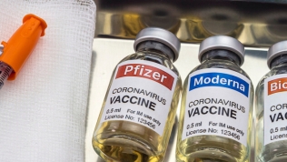 Thu lợi nhuận khủng nhờ độc quyền vaccine Covid-19, nhiều hãng dược hứng chỉ trích