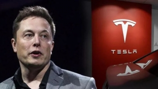 Cổ phiếu Tesla lao dốc, CEO Elon Musk lại ‘đổ thêm dầu vào lửa’