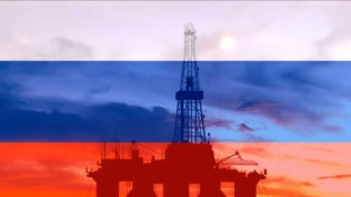 Sau nhiều tranh cãi, EU ‘tạm chốt’ áp trần dầu Nga 60 USD/thùng
