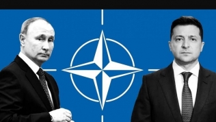 ‘EU mắc sai lầm khi hứa hẹn kết nạp Ukraine vào NATO’
