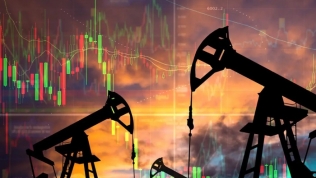 Đàm phán Nga-Ukraine tiến triển khả quan, giá dầu giảm sâu