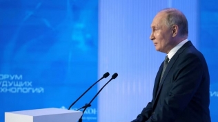 Ông Putin tuyên bố Nga sắp tạo ra vaccine ngừa ung thư