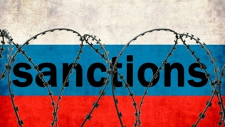 Hai năm chiến sự Ukraine: 3 mũi trừng phạt của phương Tây đồng loạt 'tấn công' Nga