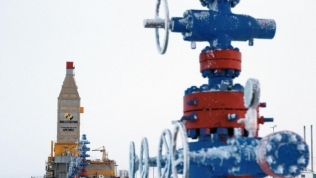Châu Âu cai khí đốt đường ống nhưng 'tái nghiện' LNG của Nga