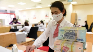 Ngân hàng tuần qua: Giảm lãi suất cho bất động sản, siết nợ Tân Hoàng Minh