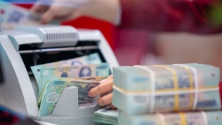 Fed tiếp tục tăng sức ép, xu hướng giảm lãi suất ở Việt Nam đảo chiều?