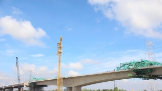 Hợp long cầu Sông Chà trên cao tốc Bến Lức – Long Thành