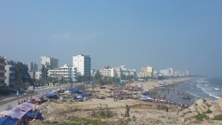 Cận cảnh cơn lốc xây dựng khách sạn tại Sầm Sơn