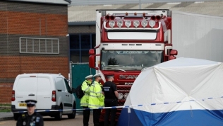 Vụ 39 người chết trong container tại Anh: Thủ tướng chỉ đạo Bộ Công an vào cuộc, báo cáo trước ngày 5/11