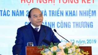 Thủ tướng Nguyễn Xuân Phúc: Không được để mất thị trường bán lẻ