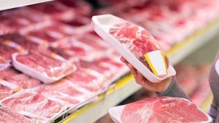 Bộ trưởng Nguyễn Xuân Cường yêu cầu doanh nghiệp giảm giá thịt lợn xuống 75.000 đồng/kg