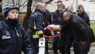 Xả súng tại Paris, ít nhất 140 người chết