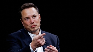 Vừa giành lại 'ngôi vương', Elon Musk bị cáo buộc giao dịch nội gián 7,5 tỷ USD