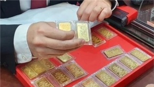Ngân hàng trực tiếp bán vàng, lộ ra ai làm giá trên thị trường vàng?