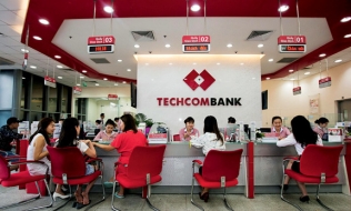 Sức ép nào cho 'á quân' Techcombank?