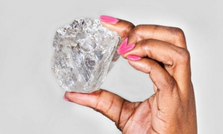 Viên kim cương siêu khủng 'từ chối' giá nghìn tỷ