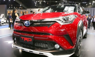 'Soi' Toyota C-HR: Giá tại Việt Nam đắt hơn Indonesia 1,2 tỷ đồng
