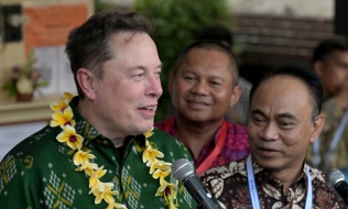 Elon Musk đến Indonesia, ra mắt dịch vụ Starlink cho lĩnh vực y tế