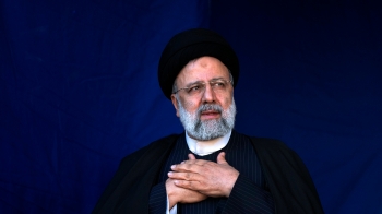 Tổng thống Iran qua đời, châm ngòi một cuộc cạnh tranh quyền lực gay gắt