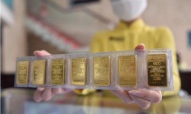 Đấu thầu cung hàng, vàng vẫn tăng giá: 'Đơn thuốc' nào để trị cơn sốt?