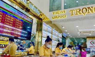 NHNN dừng đấu thầu, 4 ngân hàng thương mại trực tiếp bán vàng cho dân