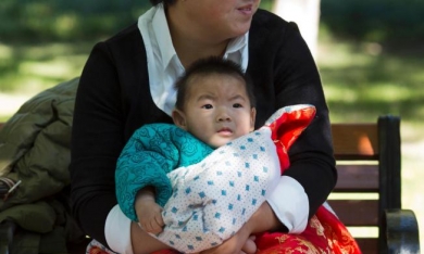 Trung Quốc bỏ chính sách một con, cổ phiếu sản phẩm trẻ em tăng mạnh