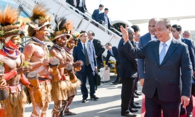 Thủ tướng đến Papua New Guinea, bắt đầu chuyến tham dự Hội nghị APEC 26