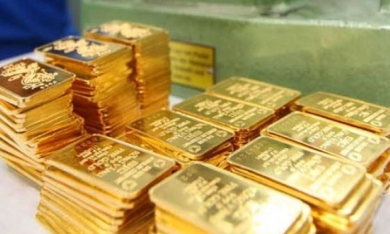 Sức mua cuối năm đẩy chêch lệch giá vàng trong nước và thế giới lên trên 5 triệu đồng/lượng