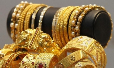 Giá vàng thế giới giảm 5 phiên liên tiếp, chênh lệch kỷ lục với giá vàng trong nước