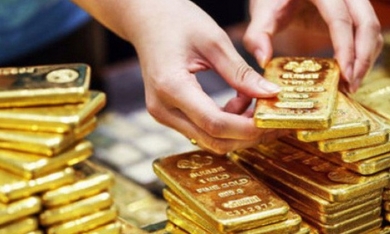 Giá vàng đắt nhất thế giới, người Việt vẫn tiêu thụ 14 tấn vàng