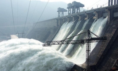 Trung Quốc xây dựng nhà máy thủy điện hàng tỷ USD ở nước láng giềng