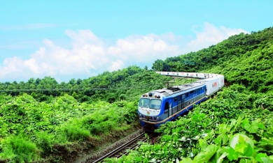 Đường sắt 'trăm tuổi' Việt Nam lọt top 10 tuyến đường sắt đẹp nhất thế giới