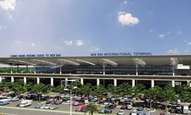Một đối tượng hành hung nhân viên an ninh sân bay Nội Bài