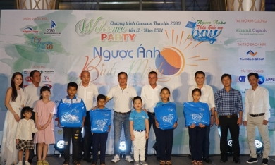 CLB Doanh nhân 2030 TP. HCM tặng quà hơn 1,6 tỷ đồng cho trẻ em nghèo Khánh Hòa