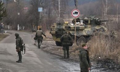 Quân đội Nga chiếm được sân bay quân sự Gostomel ở ngoại ô Kiev