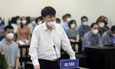 Cựu Thứ trưởng Bộ Y tế Trương Quốc Cường lĩnh án 4 năm tù