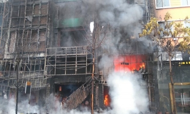Mở lại phiên xử vụ cháy quán karaoke khiến 13 người chết