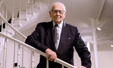 Nhà thiết kế thời trang lừng danh Pierre Cardin qua đời