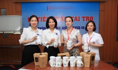 Minh Long I tặng 3.000 ly sứ dưỡng sinh cho đội ngũ y tế chống dịch Covid-19